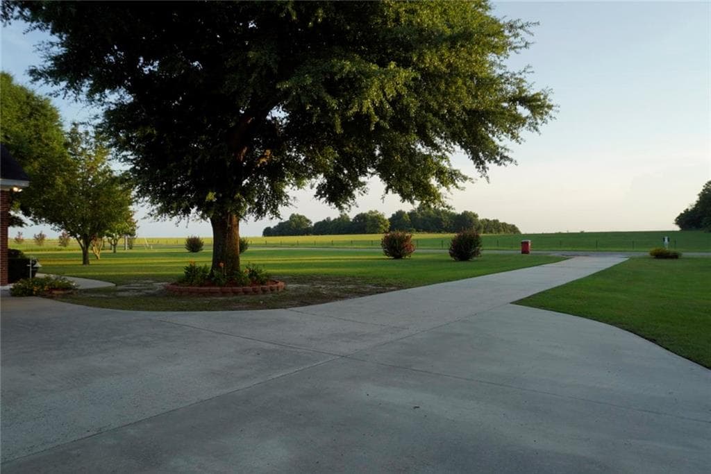 5 bedroom, 4 bathroom, 4,000 sq ft single family residence for sale at 618 Godbee Road, Waynesboro, GA 30830 — photo 3