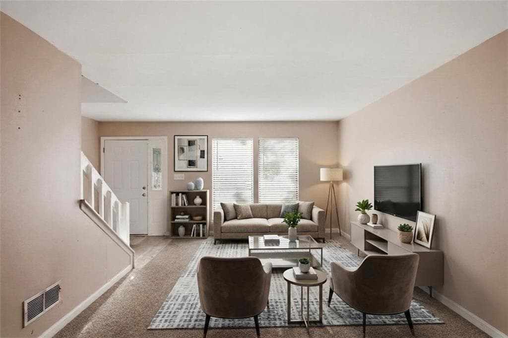 4 bedroom, 3 bathroom, 2,045 sq ft single family residence for sale at 1001 Chapman Lane, Stone Mountain, GA 30088 — photo 2