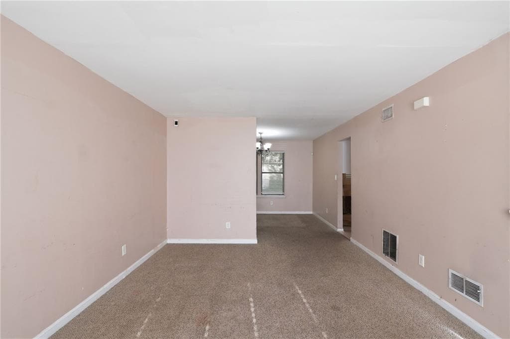 4 bedroom, 3 bathroom, 2,045 sq ft single family residence for sale at 1001 Chapman Lane, Stone Mountain, GA 30088 — photo 7