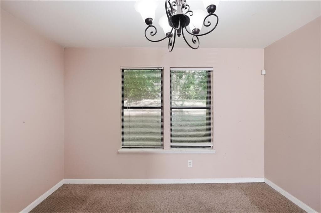 4 bedroom, 3 bathroom, 2,045 sq ft single family residence for sale at 1001 Chapman Lane, Stone Mountain, GA 30088 — photo 9