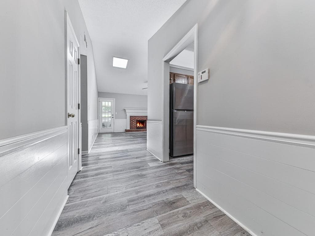 3 bedroom, 2 bathroom, 1,507 sq ft single family residence for sale at 650 Radford Circle, Woodstock, GA 30188 — photo 5