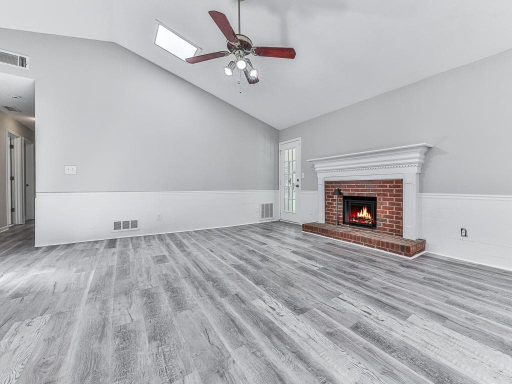 3 bedroom, 2 bathroom, 1,507 sq ft single family residence for sale at 650 Radford Circle, Woodstock, GA 30188 — photo 9