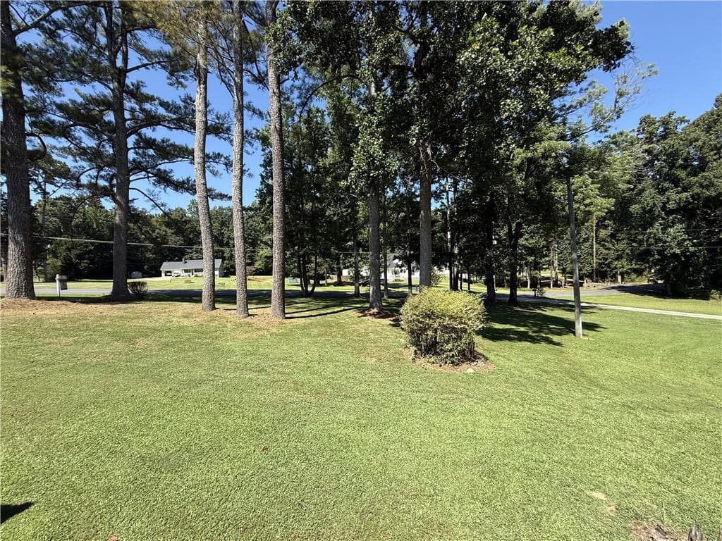 2 bedroom, 1 bathroom, 1,632 sq ft single family residence under contract at 5730 Westwood Drive, Cumming, GA 30040 — photo 3