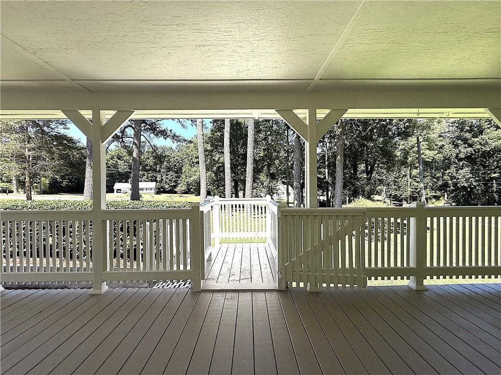 2 bedroom, 1 bathroom, 1,632 sq ft single family residence under contract at 5730 Westwood Drive, Cumming, GA 30040 — photo 4