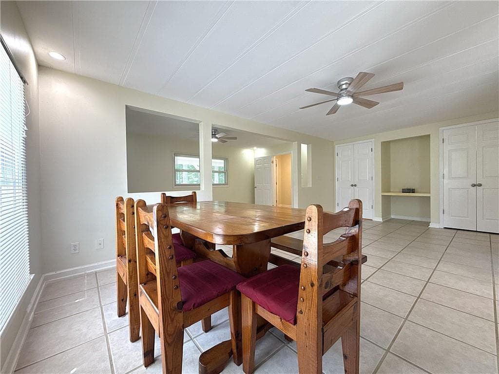 2 bedroom, 1 bathroom, 1,632 sq ft single family residence under contract at 5730 Westwood Drive, Cumming, GA 30040 — photo 9