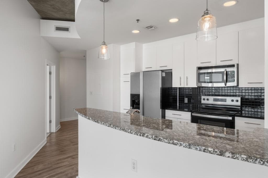 2 bedroom, 2 bathroom condominium for sale at 923 Peachtree Street 1428, Atlanta, GA 30309 — photo 6