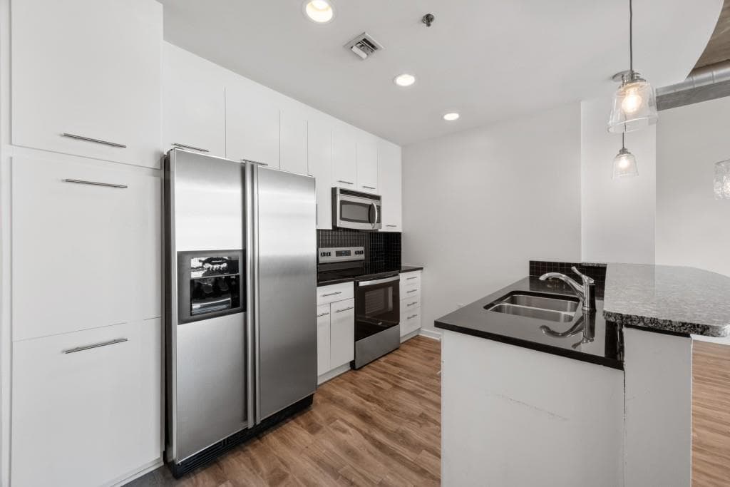2 bedroom, 2 bathroom condominium for sale at 923 Peachtree Street 1428, Atlanta, GA 30309 — photo 8