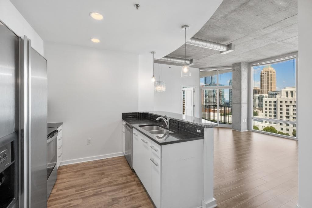 2 bedroom, 2 bathroom condominium for sale at 923 Peachtree Street 1428, Atlanta, GA 30309 — photo 9