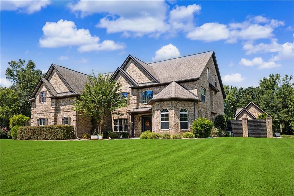 6 bedroom, 5 bathroom, 5,525 sq ft single family residence for sale at 120 Broad Meadows Lane, Fayetteville, GA 30215 — photo 1 of 87