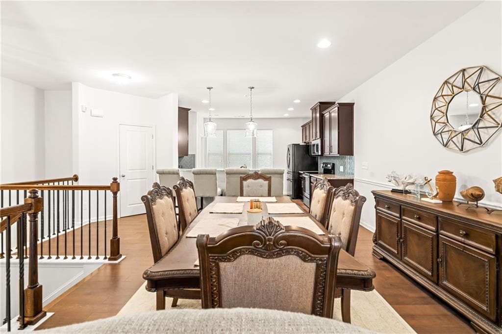 4 bedroom, 4 bathroom, 1,828 sq ft townhouse for sale at 4282 Morning View, Stone Mountain, GA 30083 — photo 2