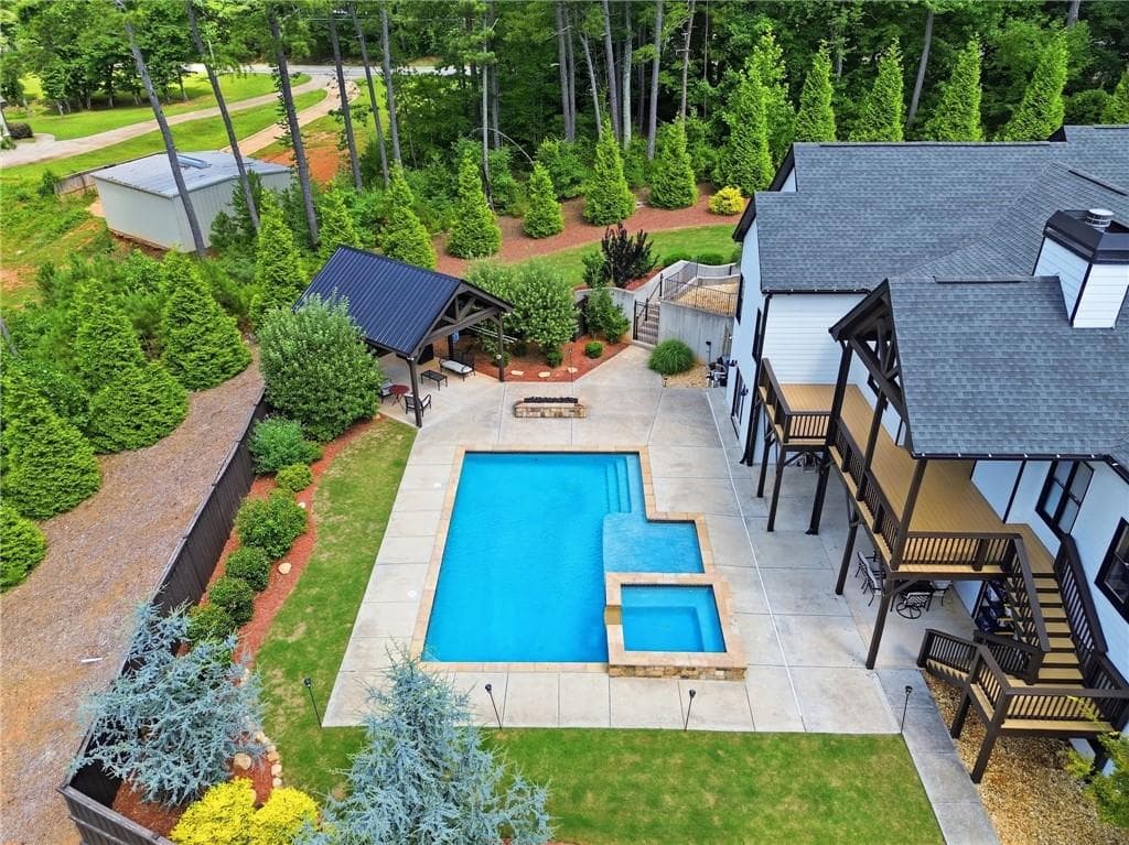 5 bedroom, 4 bathroom, 4,650 sq ft single family residence for sale at 140 Doug Smith Lane, Canton, GA 30114 — photo 4