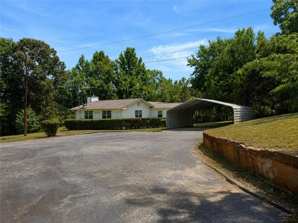 3 bedroom, 2 bathroom, 2,338 sq ft single family residence for sale at 335 Springdale Road, Stockbridge, GA 30281 — photo 3