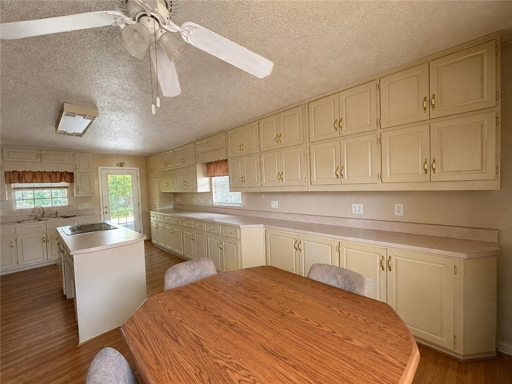 3 bedroom, 2 bathroom, 2,338 sq ft single family residence for sale at 335 Springdale Road, Stockbridge, GA 30281 — photo 6