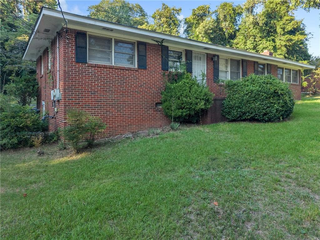 3 bedroom, 2 bathroom, 1,350 sq ft single family residence for sale at 506 Pineridge Drive, Forest Park, GA 30297 — photo 3