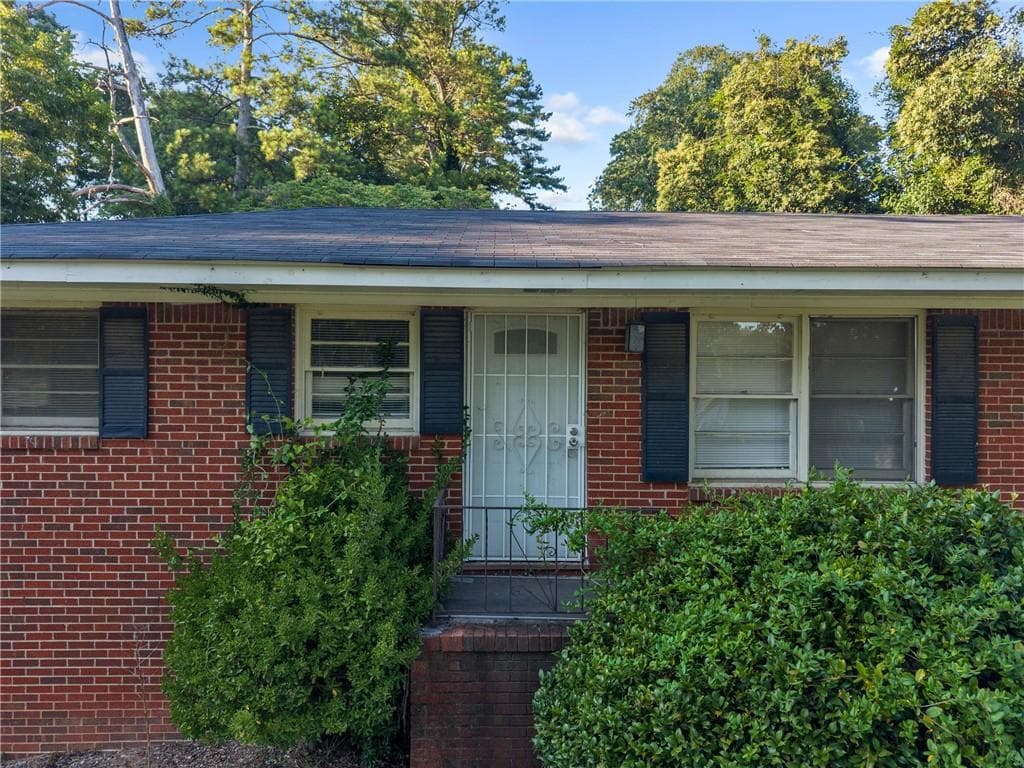 3 bedroom, 2 bathroom, 1,350 sq ft single family residence for sale at 506 Pineridge Drive, Forest Park, GA 30297 — photo 4