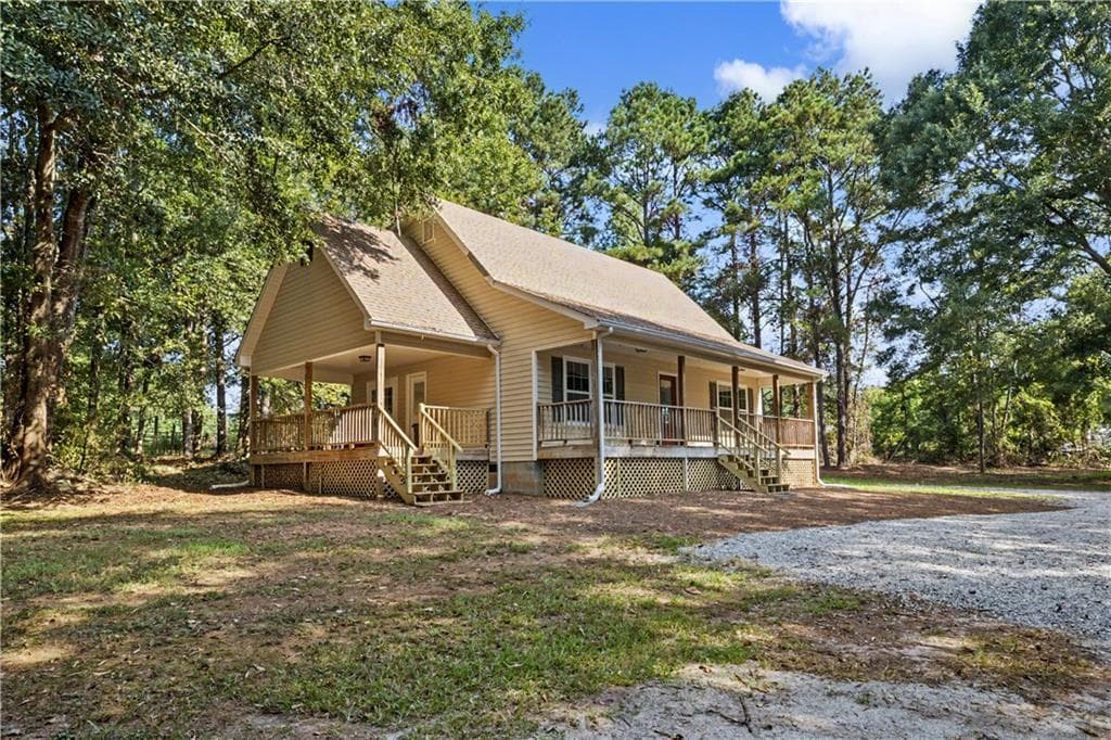 3 bedroom, 2 bathroom, 1,365 sq ft single family residence under contract at 3797 Jonathans Roost Road, Williamson, GA 30292 — photo 2