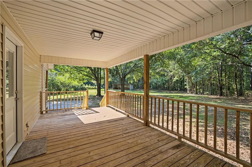 3 bedroom, 2 bathroom, 1,365 sq ft single family residence under contract at 3797 Jonathans Roost Road, Williamson, GA 30292 — photo 5