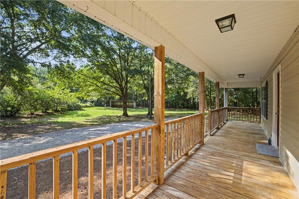 3 bedroom, 2 bathroom, 1,365 sq ft single family residence under contract at 3797 Jonathans Roost Road, Williamson, GA 30292 — photo 6