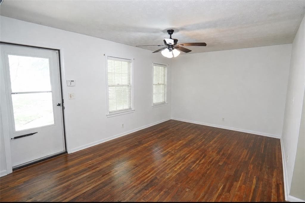 3 bedroom, 2 bathroom, 1,435 sq ft single family residence for sale at 613 Sheppard Road, Stone Mountain, GA 30083 — photo 2