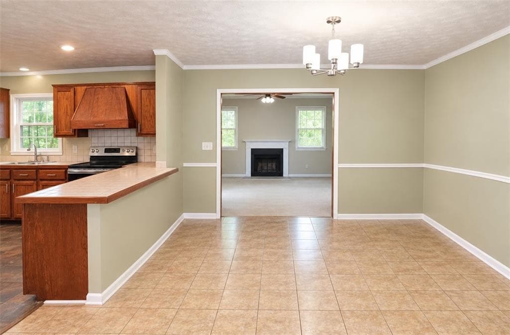 3 bedroom, 2 bathroom, 1,435 sq ft single family residence for sale at 613 Sheppard Road, Stone Mountain, GA 30083 — photo 3