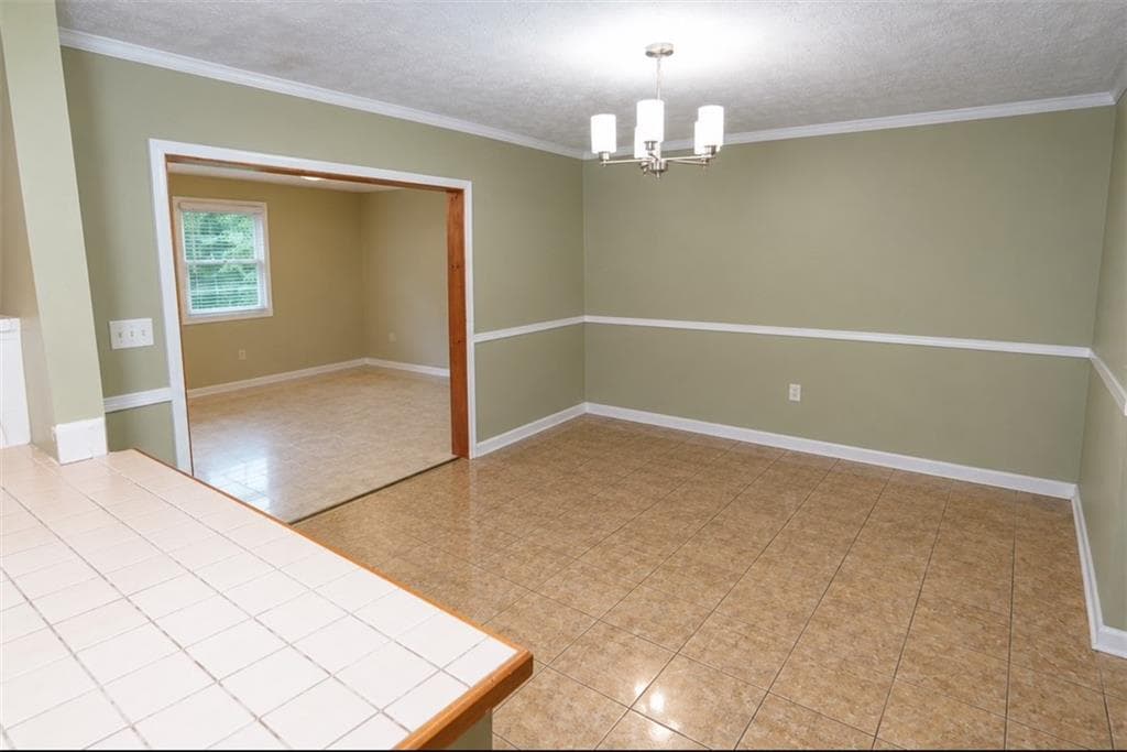 3 bedroom, 2 bathroom, 1,435 sq ft single family residence for sale at 613 Sheppard Road, Stone Mountain, GA 30083 — photo 4