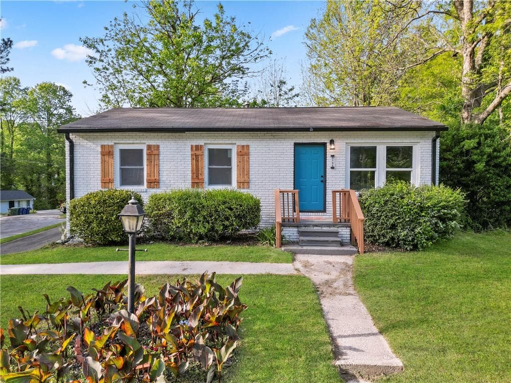 4 bedroom, 3 bathroom, 1,850 sq ft single family residence for sale at 3155 Delmar Lane, Atlanta, GA 30311