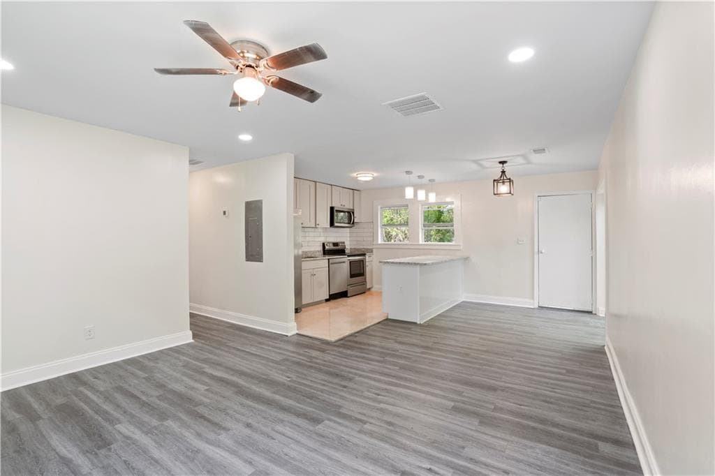 4 bedroom, 3 bathroom, 1,850 sq ft single family residence for sale at 3155 Delmar Lane, Atlanta, GA 30311 — photo 9