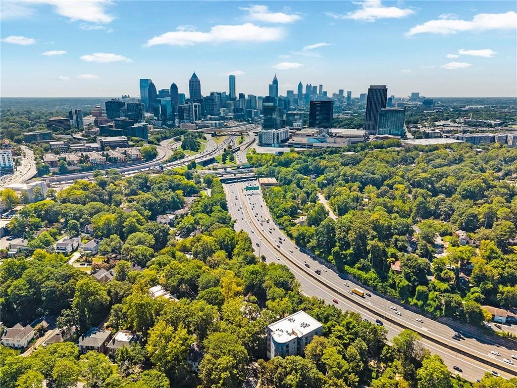 1 bedroom, 1 bathroom, 725 sq ft condominium for sale at 120 Alden Avenue C2, Atlanta, GA 30309 — photo 7