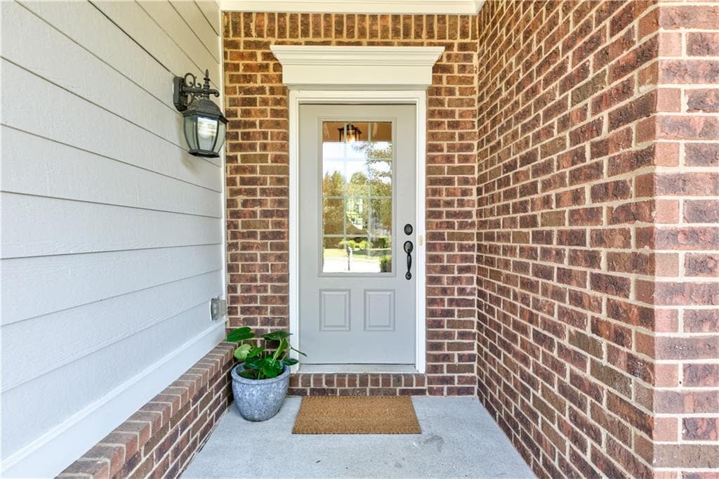 4 bedroom, 3 bathroom, 2,810 sq ft single family residence under contract at 330 Lockwood Place, Alpharetta, GA 30004 — photo 8