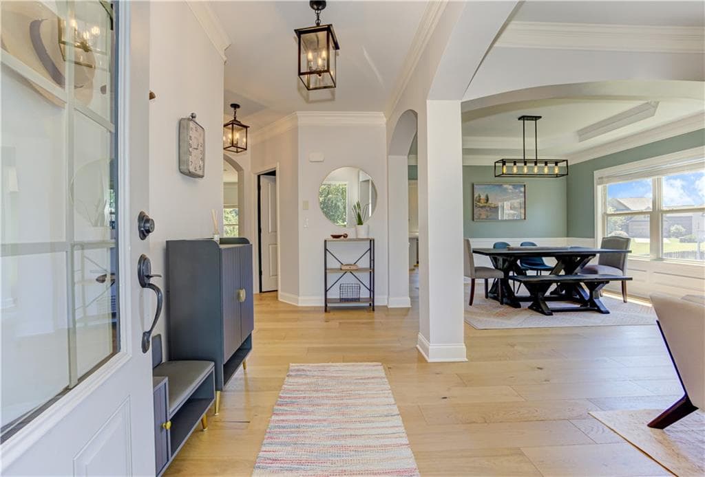 4 bedroom, 3 bathroom, 2,810 sq ft single family residence under contract at 330 Lockwood Place, Alpharetta, GA 30004 — photo 9