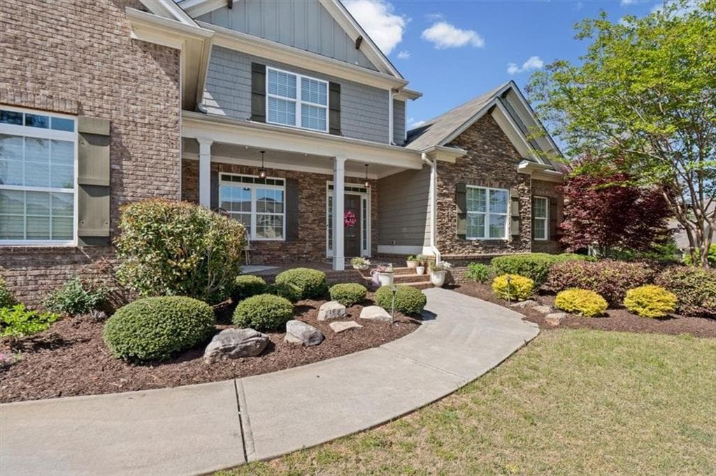 6 bedroom, 6 bathroom, 4,106 sq ft single family residence under contract at 802 Double Branches Lane, Dallas, GA 30132 — photo 2