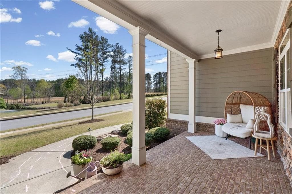 6 bedroom, 6 bathroom, 4,106 sq ft single family residence under contract at 802 Double Branches Lane, Dallas, GA 30132 — photo 3