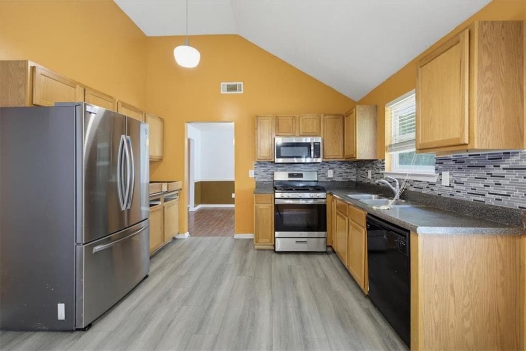 3 bedroom, 3 bathroom, 1,576 sq ft single family residence for sale at 4755 Bridle Point Parkway, Snellville, GA 30039 — photo 10