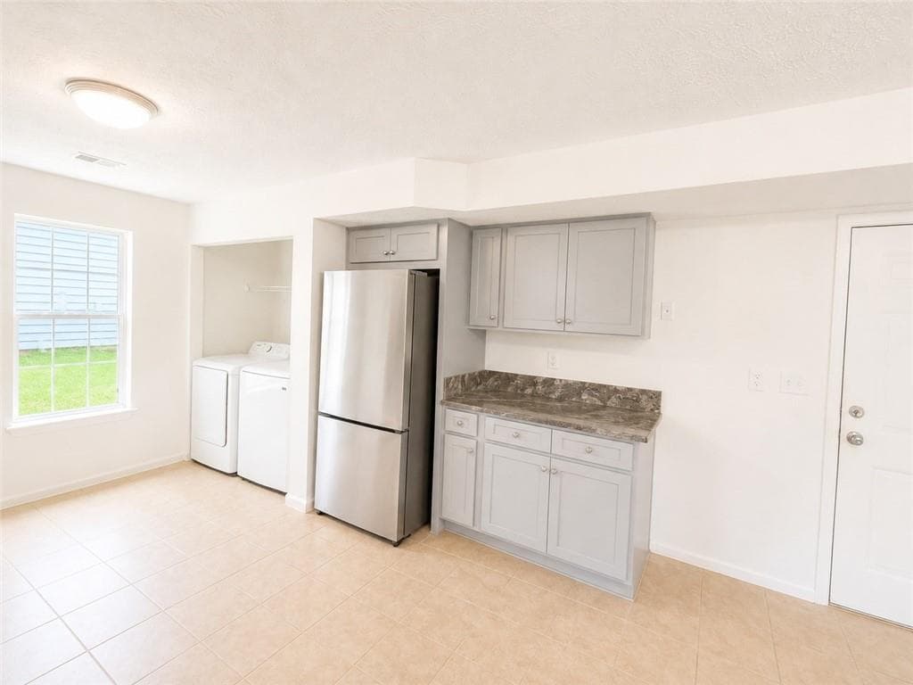 4 bedroom, 3 bathroom, 1,947 sq ft single family residence for rent at 2095 Glynmoore Drive, Lawrenceville, GA 30043 for $2,200 a month — photo 7