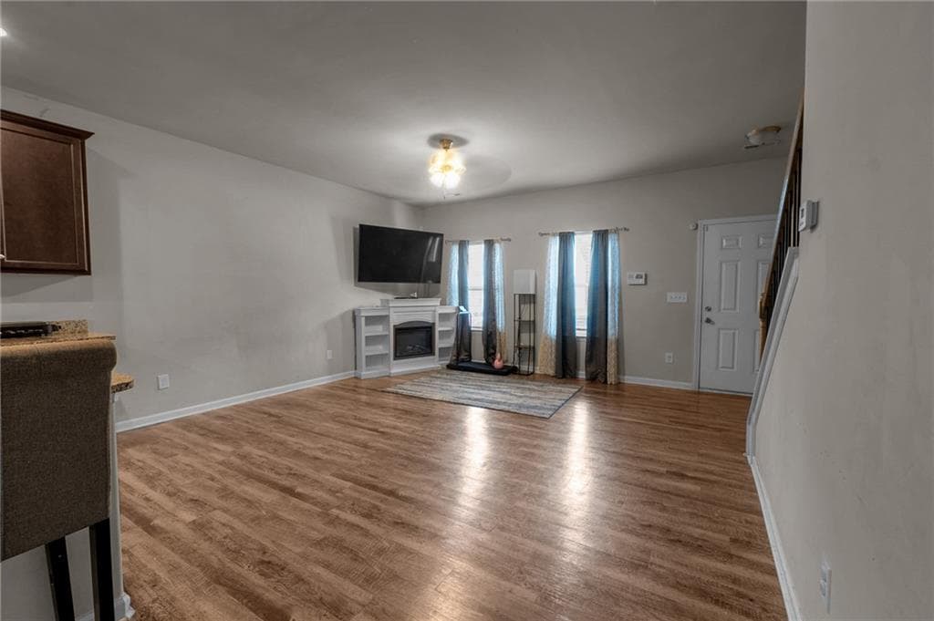 3 bedroom, 3 bathroom, 1,600 sq ft townhouse for sale at 6117 Oakley Road, Union City, GA 30291 — photo 3