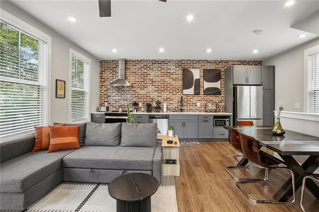 2 bedroom, 2 bathroom, 1,004 sq ft townhouse for sale at 1280 Longreen Terrace, Atlanta, GA 30318 — photo 5