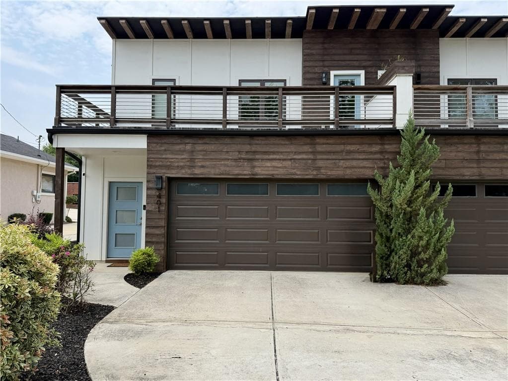 3 bedroom, 3 bathroom, 1,523 sq ft townhouse for sale at 401 Bradford Street Unit #A, Gainesville, GA 30501