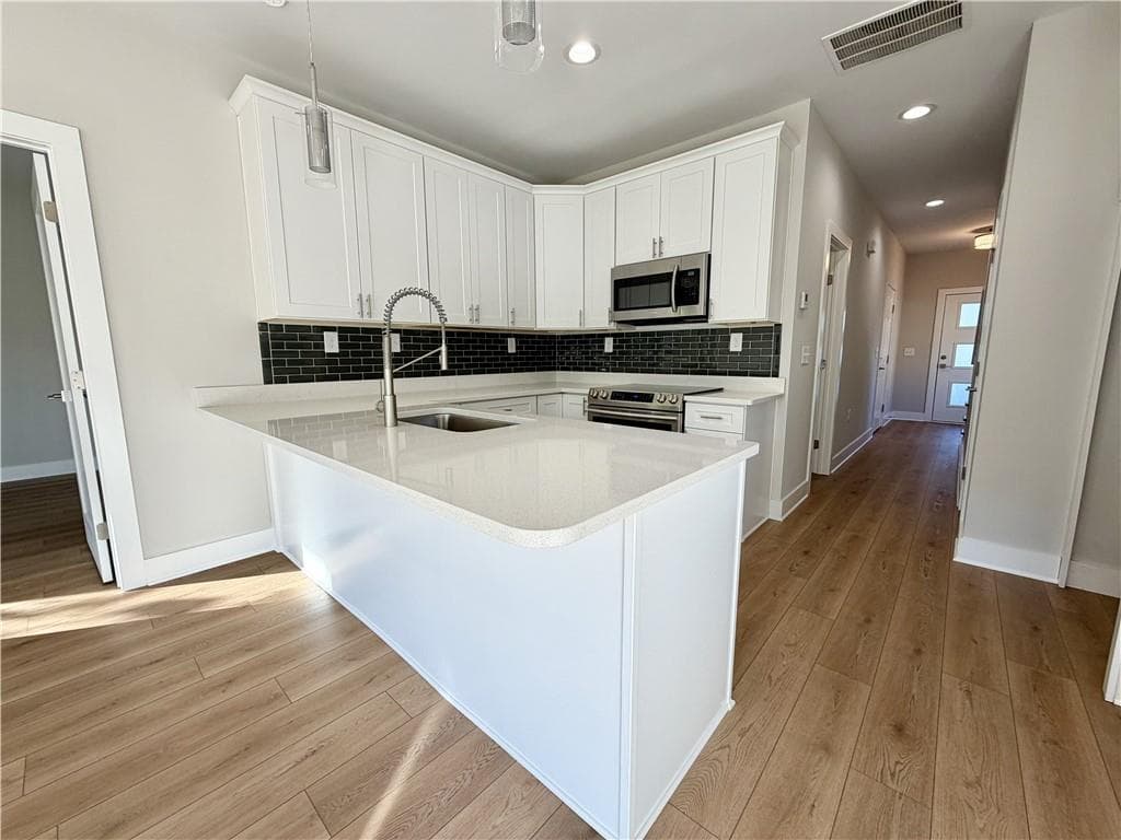 3 bedroom, 3 bathroom, 1,523 sq ft townhouse for sale at 401 Bradford Street Unit #A, Gainesville, GA 30501 — photo 4
