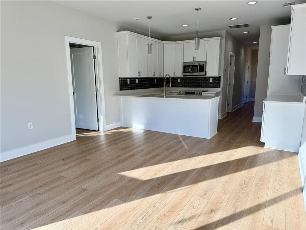 3 bedroom, 3 bathroom, 1,523 sq ft townhouse for sale at 401 Bradford Street Unit #A, Gainesville, GA 30501 — photo 5