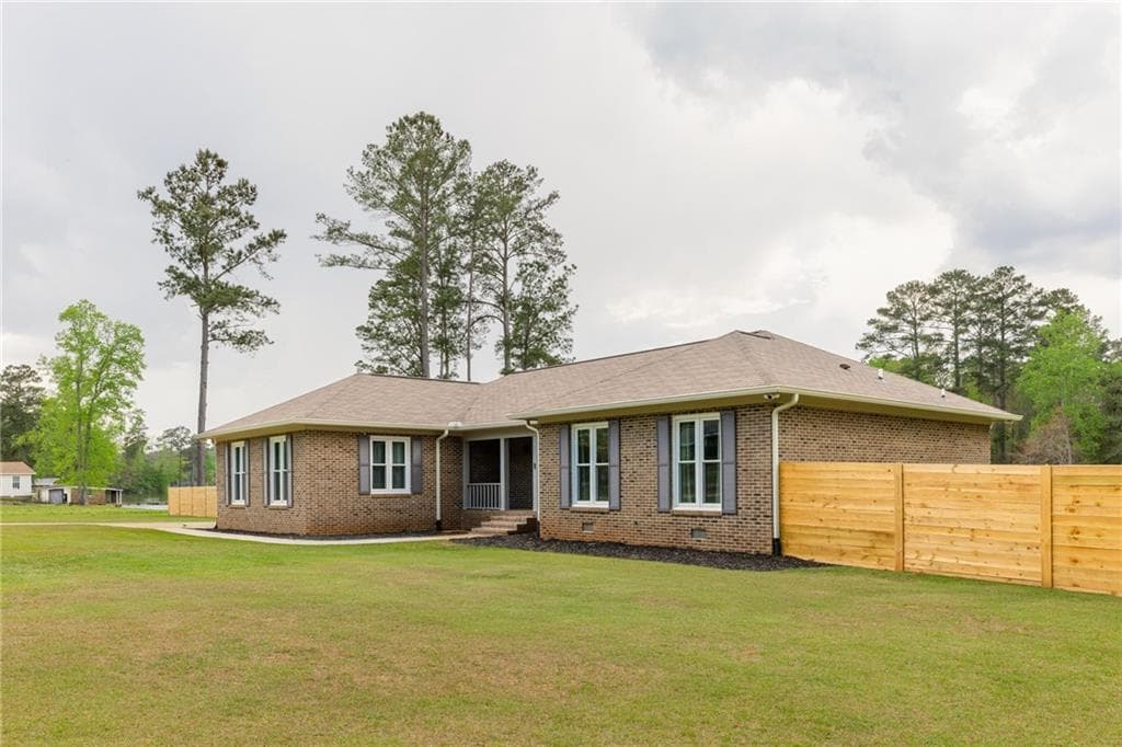3 bedroom, 2 bathroom, 2,140 sq ft single family residence for sale at 434 Rawley Road, Americus, GA 31719 — photo 3