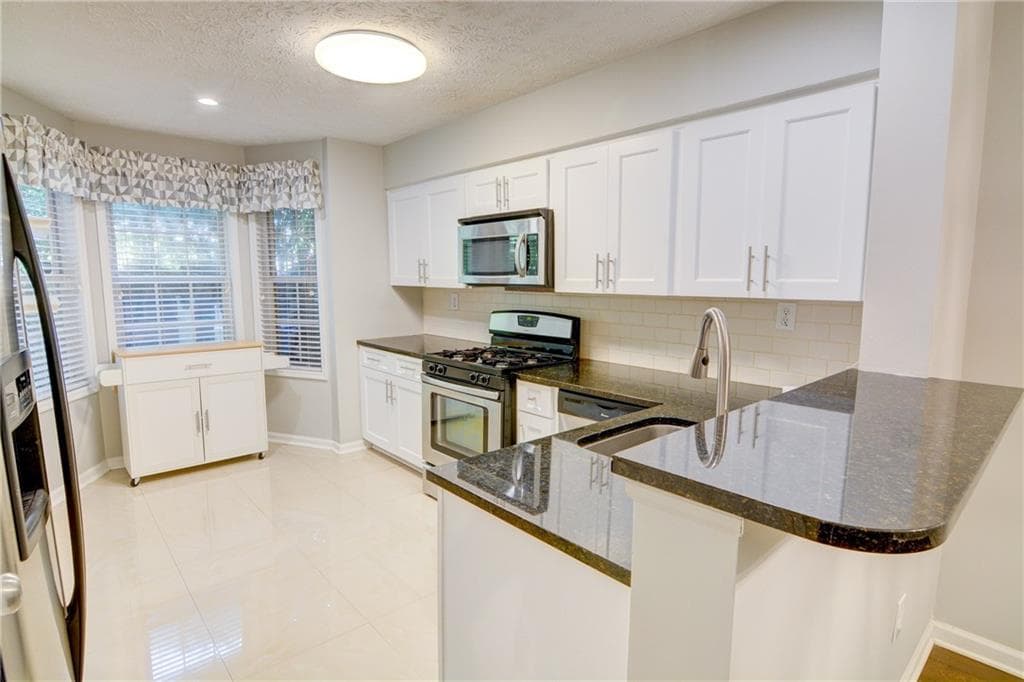 2 bedroom, 2 bathroom, 1,226 sq ft condominium under contract at 2139 N Forest Trail, Atlanta, GA 30338 — photo 8