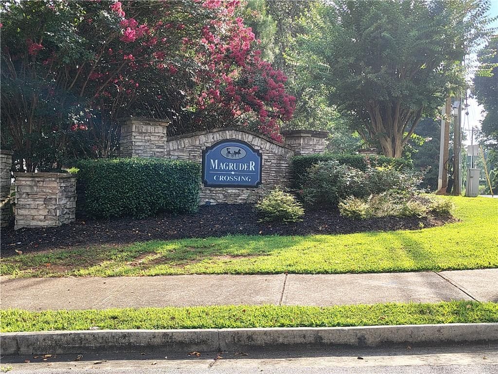 3 bedroom, 2 bathroom, 2,520 sq ft single family residence for sale at 970 Charles Hall Drive, Dacula, GA 30019 — photo 3