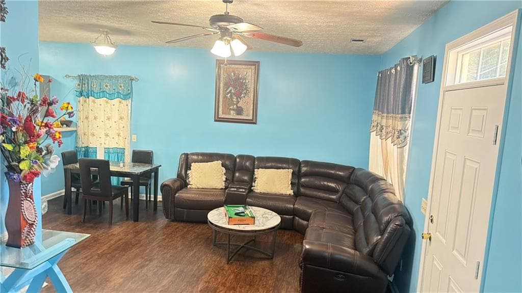3 bedroom, 2 bathroom, 1,500 sq ft single family residence for sale at 9015 Corvair Trail, Gainesville, GA 30506 — photo 4