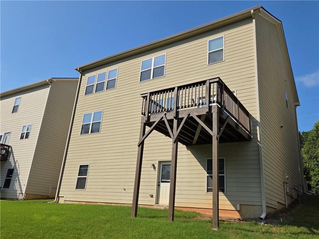 4 bedroom, 3 bathroom, 2,996 sq ft single family residence under contract at 2034 Britt Drive, Snellville, GA 30078 — photo 3