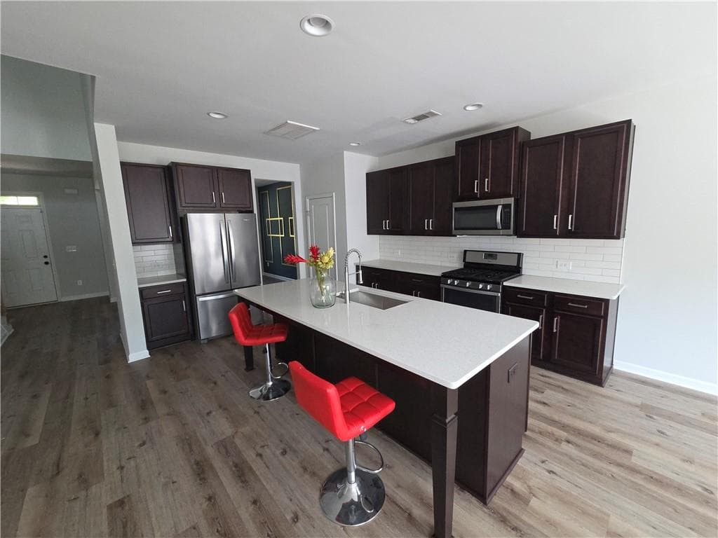 4 bedroom, 3 bathroom, 2,996 sq ft single family residence under contract at 2034 Britt Drive, Snellville, GA 30078 — photo 6