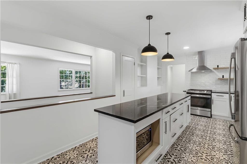 5 bedroom, 4 bathroom, 4,260 sq ft single family residence for sale at 6748 Brandon Mill Road, Sandy Springs, GA 30328 — photo 10