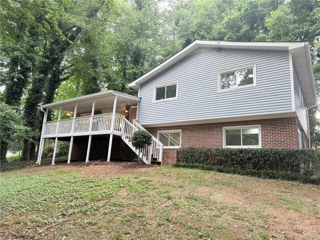 4 bedroom, 3 bathroom, 2,072 sq ft single family residence for sale at 5641 Stone Court, Stone Mountain, GA 30087 — photo 3