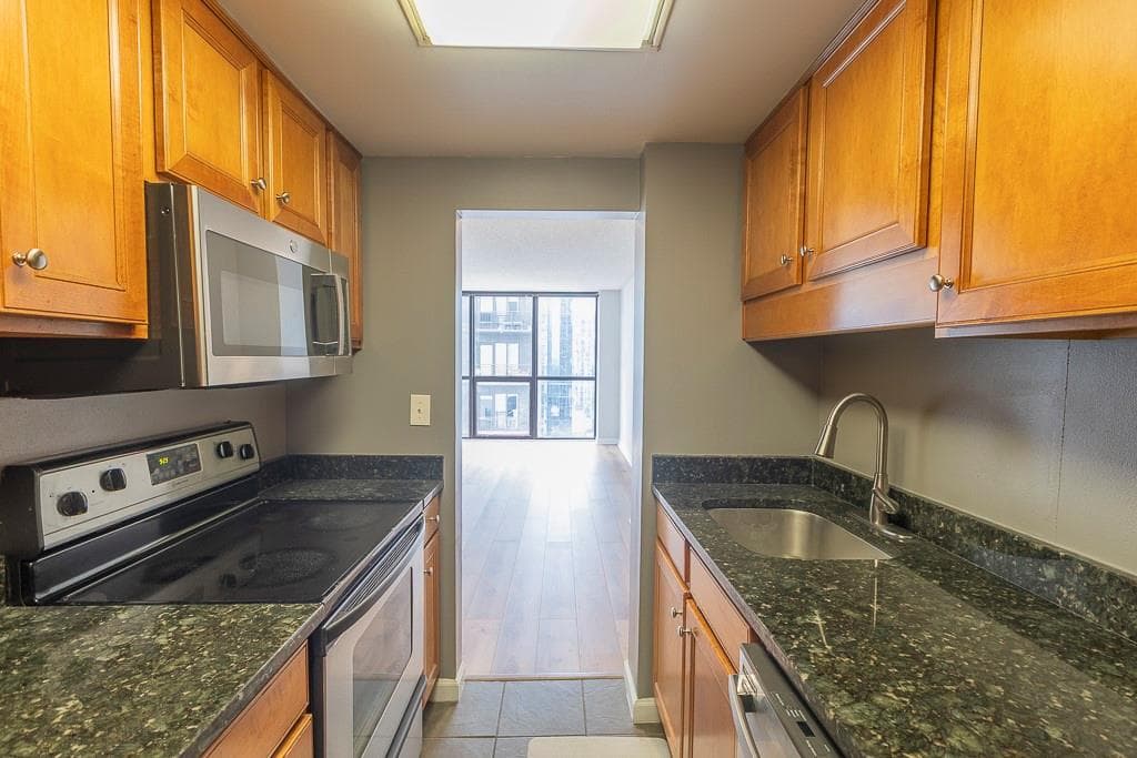 1 bedroom, 1 bathroom, 625 sq ft condominium for sale at 1280 W Peachtree Street 2602, Atlanta, GA 30309 — photo 9