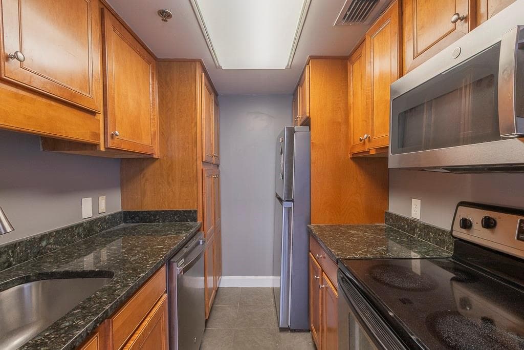 1 bedroom, 1 bathroom, 625 sq ft condominium for sale at 1280 W Peachtree Street 2602, Atlanta, GA 30309 — photo 8
