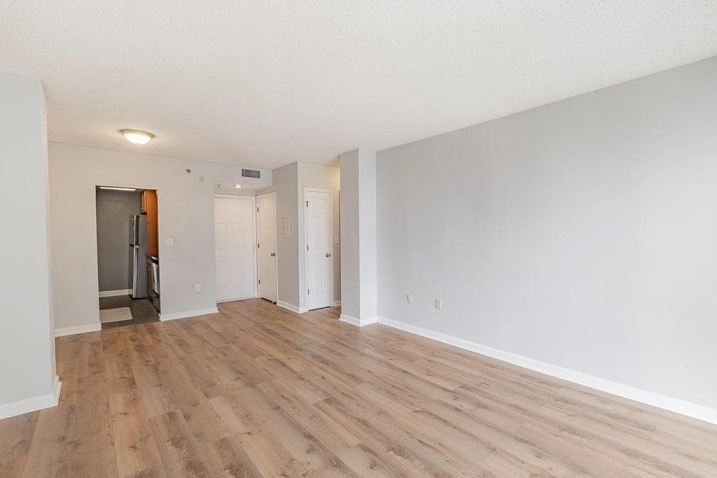 1 bedroom, 1 bathroom, 625 sq ft condominium for sale at 1280 W Peachtree Street 2602, Atlanta, GA 30309 — photo 4